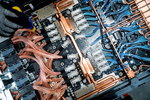 亚马逊云科技推出基于NVIDIA Blackwell的最新、超强GPU实例